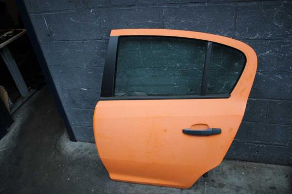 PORTE ARRIERE GAUCHE OPEL CORSA D - Vue 2